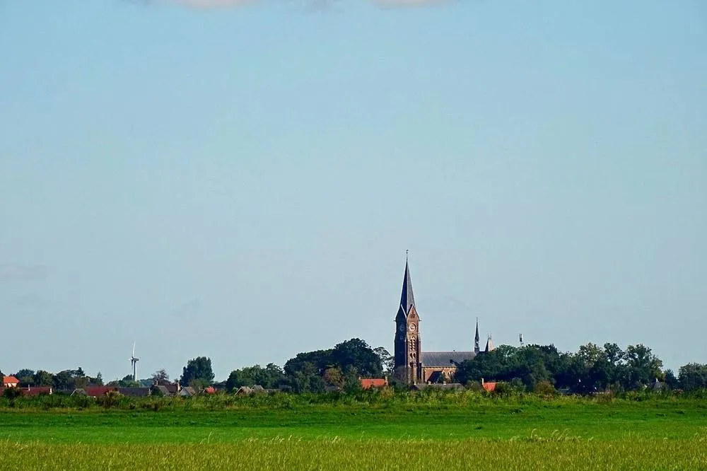 Blauwhuis: 20180817 Zicht op Blauwhuis met Sint Vituskerk1