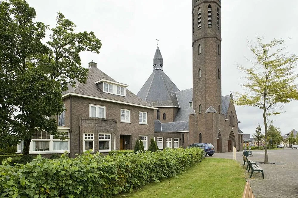 Rietmolen: Overzicht van de parochie en kerk met het zicht naar het noorden - Rietmolen - 20422800 - RCE